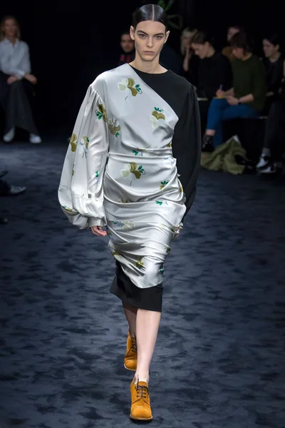 Look 20